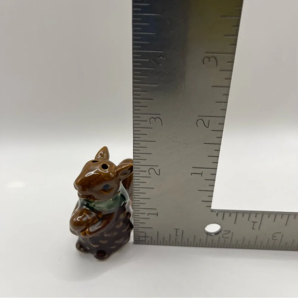 Vintage Squirrel & Acorn Salt and Pepper Shakers Woodland Rustic Kitchen Decor